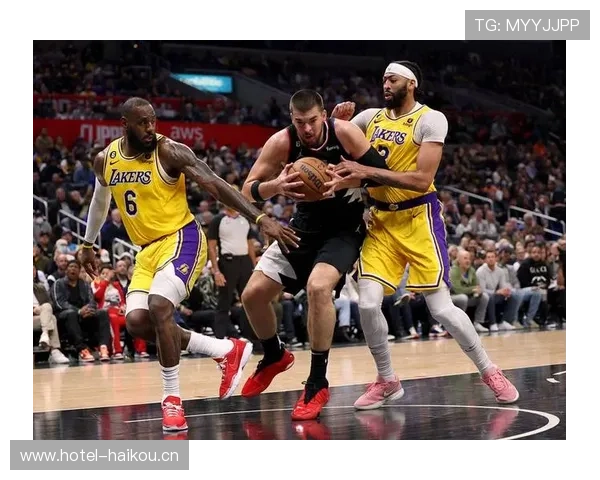 NBA最新赛程全面解析 球队对决焦点球员表现盘点 - 副本 - 副本